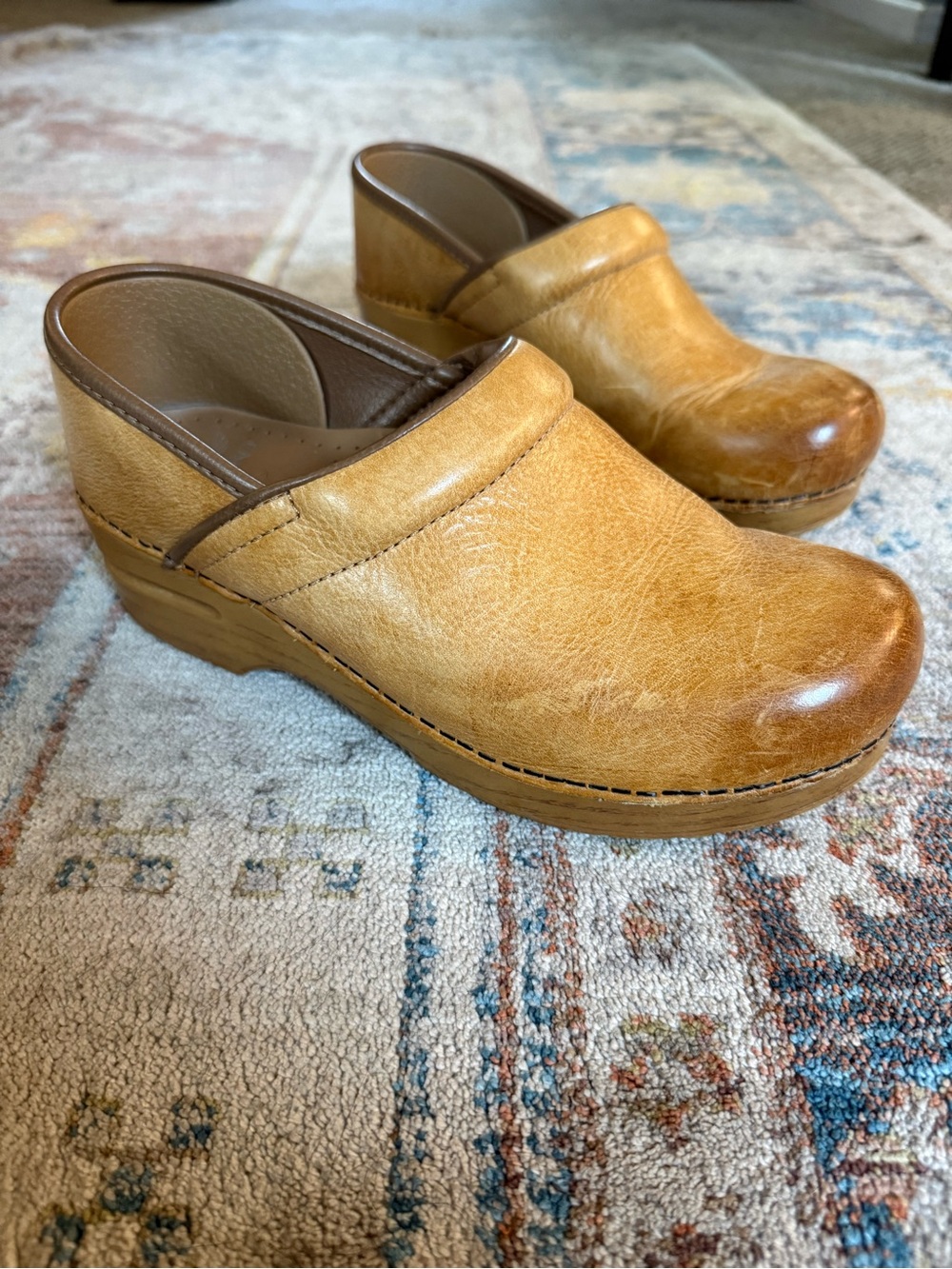 Dansko Wide Pro Honey Distressed Leather Clog Mules Size 38 or 7.5 - Picture 6 of 9